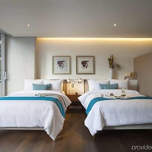 Queen Suite